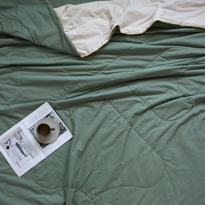 91家纺网 家纺一手货源 找家纺 安莱生活 2021新款全棉水洗棉双拼纯色夏被 抹茶绿+米白