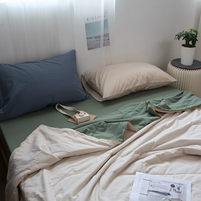91家纺网 家纺一手货源 找家纺 安莱生活 2021新款全棉水洗棉双拼纯色夏被 抹茶绿+米白