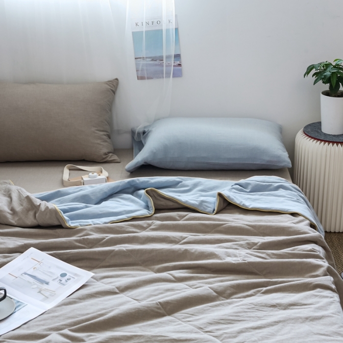 91家纺网 家纺一手货源 找家纺 安莱生活 2021新款全棉水洗棉双拼纯色夏被 浅蓝+卡其