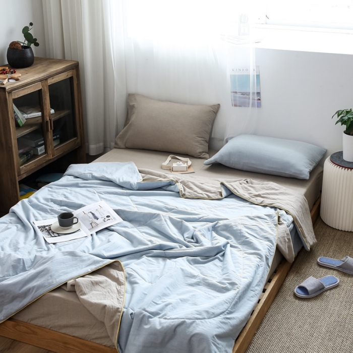 91家纺网 家纺一手货源 找家纺 安莱生活 2021新款全棉水洗棉双拼纯色夏被 浅蓝+卡其