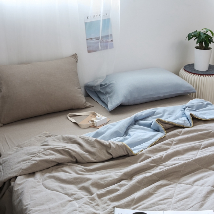 91家纺网 家纺一手货源 找家纺 安莱生活 2021新款全棉水洗棉双拼纯色夏被 浅蓝+卡其