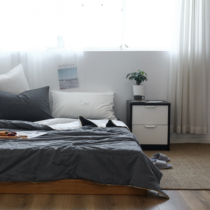 91家纺网 家纺一手货源 找家纺 安莱生活 2021新款全棉水洗棉双拼纯色夏被 深灰＋纯白