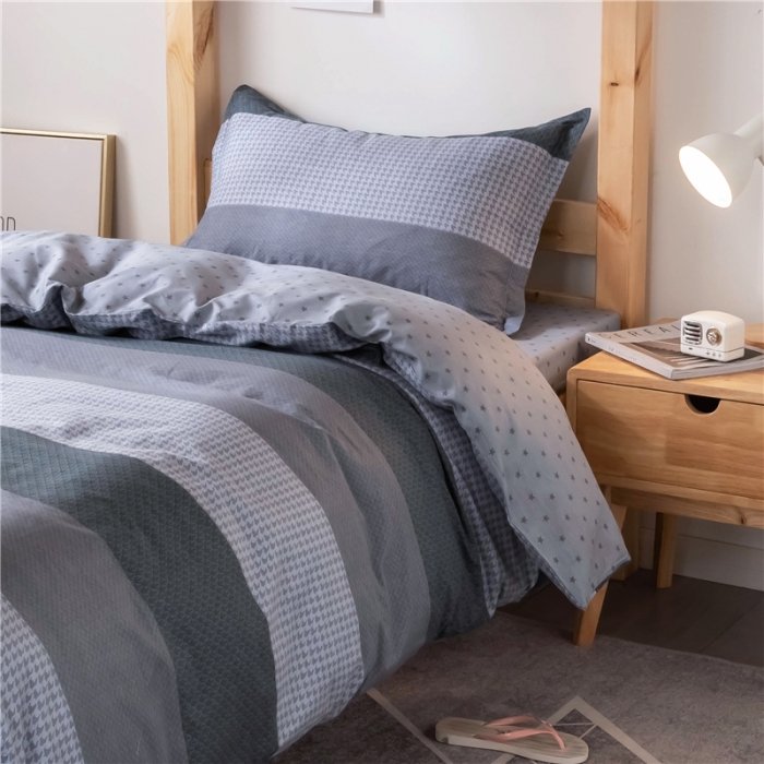 91家纺网 家纺一手货源 找家纺 芃成家纺 2021新款学生三件套 安蒂亚