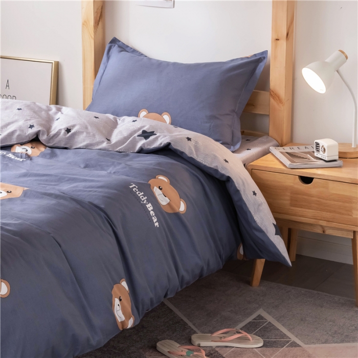 91家纺网 家纺一手货源 找家纺 芃成家纺 2021新款学生三件套 布朗熊