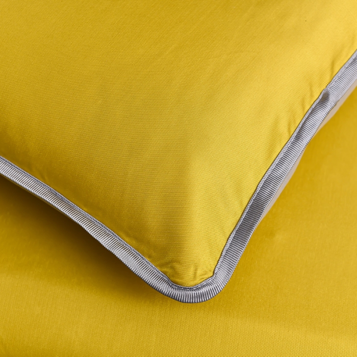 91家纺网 家纺一手货源 找家纺 芃成家纺 2021新款冰丝凉席刺绣床单款 草莓姜黄