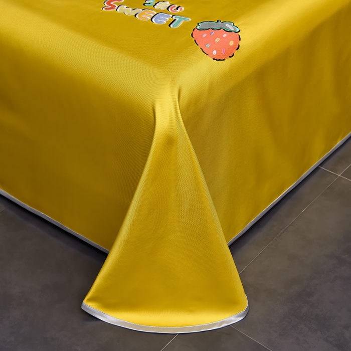 91家纺网 家纺一手货源 找家纺 芃成家纺 2021新款冰丝凉席刺绣床单款 草莓姜黄