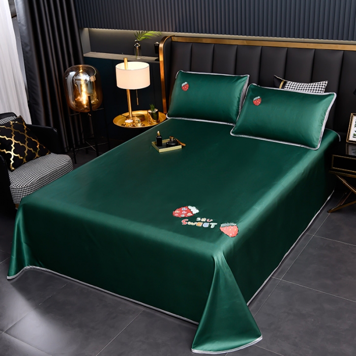 91家纺网 家纺一手货源 找家纺 芃成家纺 2021新款冰丝凉席刺绣床单款 草莓墨绿