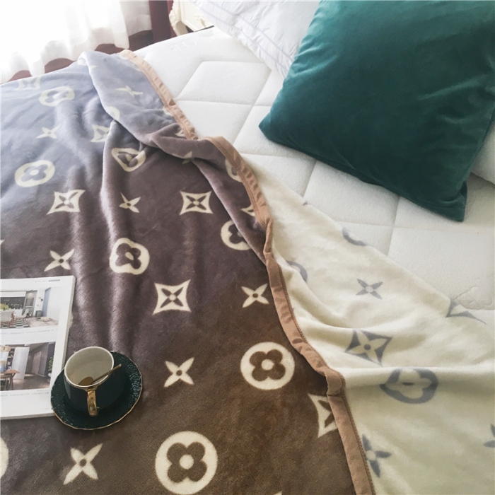 91家纺网 家纺一手货源 找家纺 卡奥 新款AB版云貂绒毛毯法莱绒休闲盖毯沙发毯空调毯子格瑞