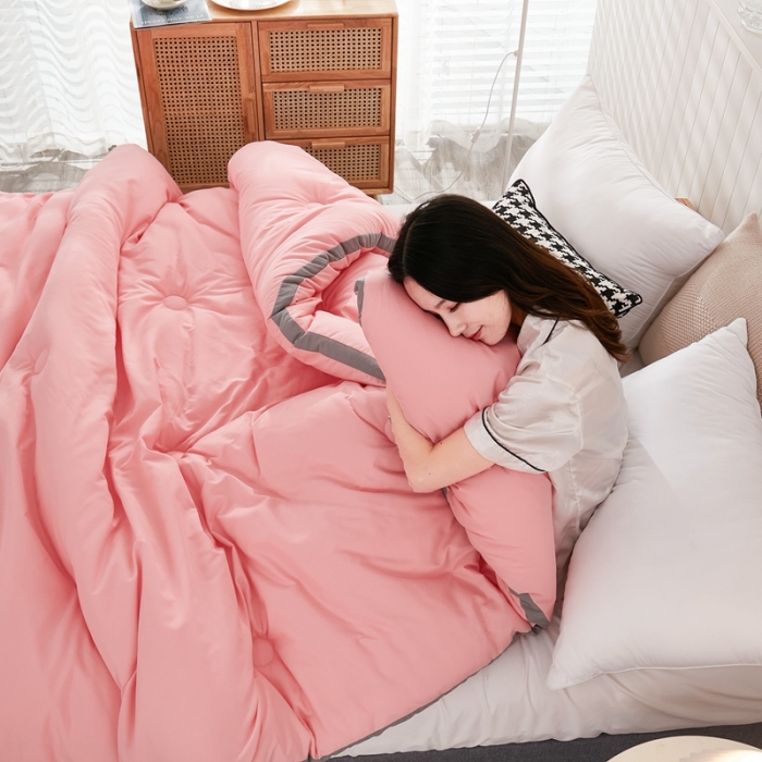 91家纺网 家纺一手货源 找家纺 啊雅 2025新款高克重面料立体冬被 暖红