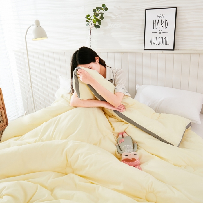 91家纺网 家纺一手货源 找家纺 啊雅 2025新款高克重面料立体冬被 暖黄