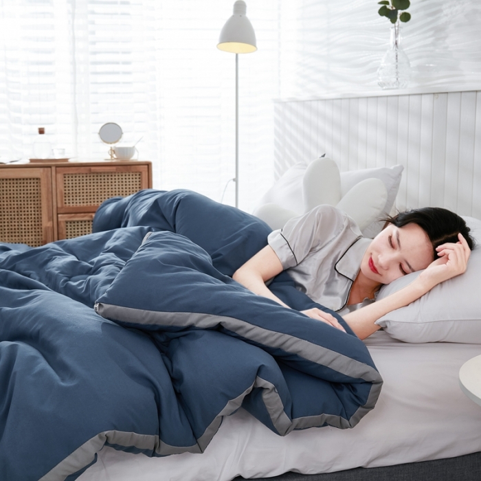 91家纺网 家纺一手货源 找家纺 啊雅 2025新款高克重面料立体冬被 暖蓝