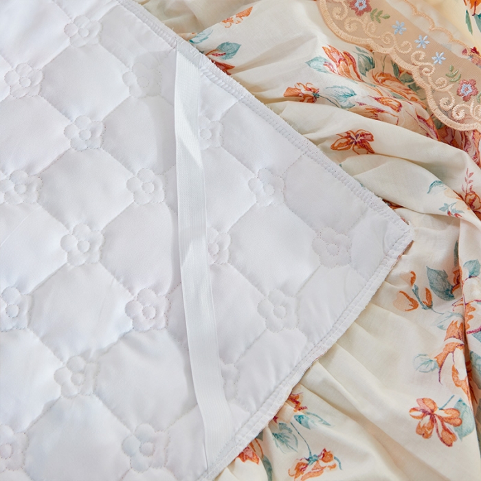 91家纺网 家纺一手货源 找家纺 宜凡 2021新款全棉印花夹棉床裙-床裙三件套 红颜