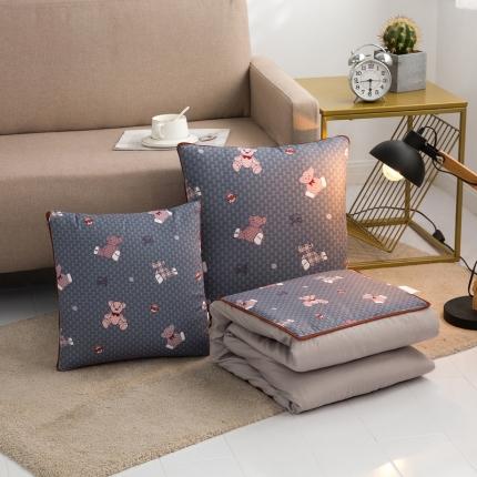 宝马家纺 2022新款芦荟棉数码印花抱枕被 格子熊