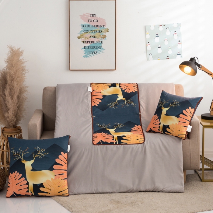 91家纺网 家纺一手货源 找家纺 宝马家纺 2022新款芦荟棉数码印花抱枕被 黄金鹿