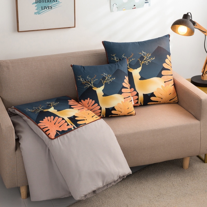 91家纺网 家纺一手货源 找家纺 宝马家纺 2022新款芦荟棉数码印花抱枕被 黄金鹿