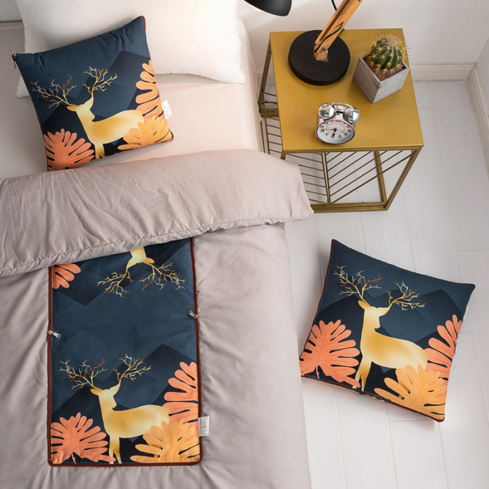 91家纺网 家纺一手货源 找家纺 宝马家纺 2022新款芦荟棉数码印花抱枕被 黄金鹿