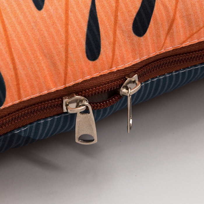 91家纺网 家纺一手货源 找家纺 宝马家纺 2022新款芦荟棉数码印花抱枕被 黄金鹿