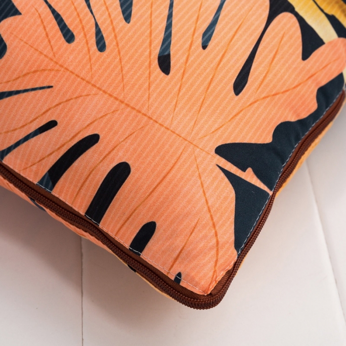 91家纺网 家纺一手货源 找家纺 宝马家纺 2022新款芦荟棉数码印花抱枕被 黄金鹿