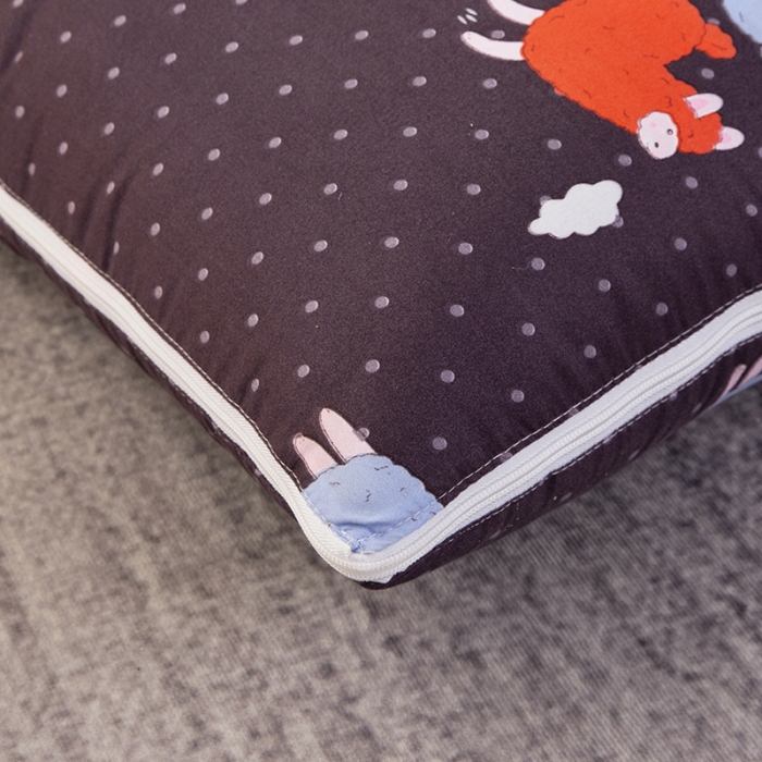 91家纺网 家纺一手货源 找家纺 宝马家纺 2022新款精梳棉抱枕被 懒洋洋