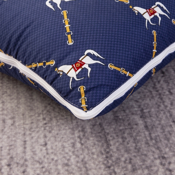 91家纺网 家纺一手货源 找家纺 宝马家纺 2022新款精梳棉抱枕被 罗马假日