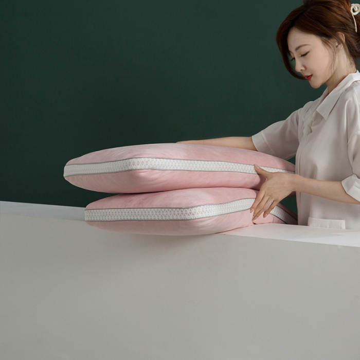 91家纺网 家纺一手货源 找家纺 多点家居 2021新款麂皮绒热熔棉枕45*70/只 粉