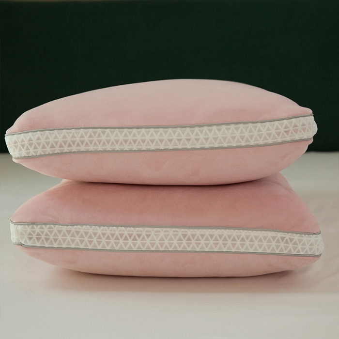 91家纺网 家纺一手货源 找家纺 多点家居 2021新款麂皮绒热熔棉枕45*70/只 粉