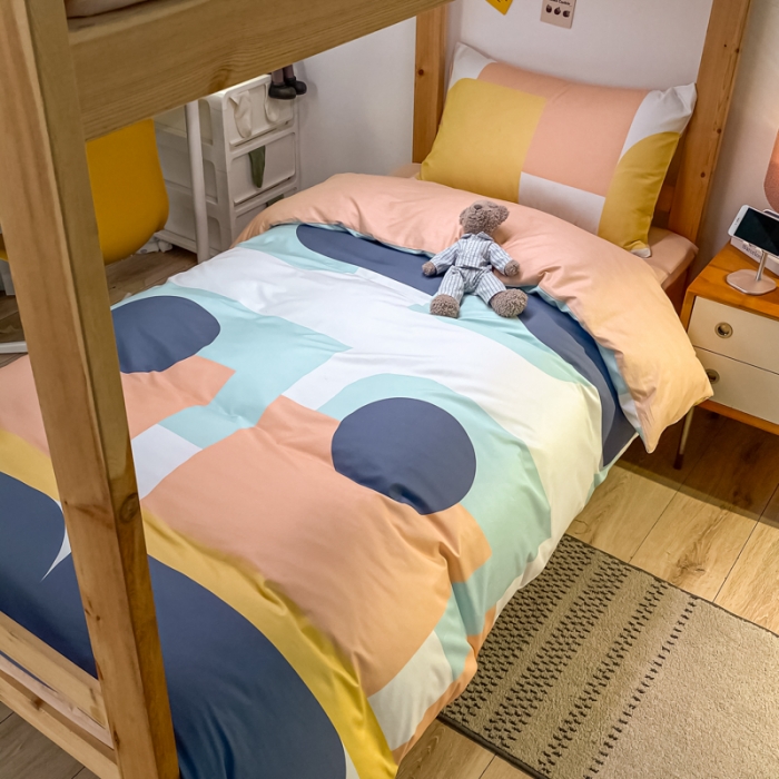 91家纺网 家纺一手货源 找家纺 金爱家2021新款纯棉时尚简约北欧学生床三件套 艾米