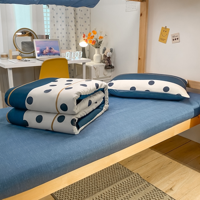 91家纺网 家纺一手货源 找家纺 金爱家2021新款纯棉时尚简约北欧学生床三件套 波点诱惑