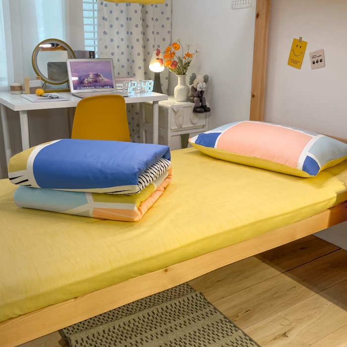 91家纺网 家纺一手货源 找家纺 金爱家2021新款纯棉时尚简约北欧学生床三件套 凯诺-红