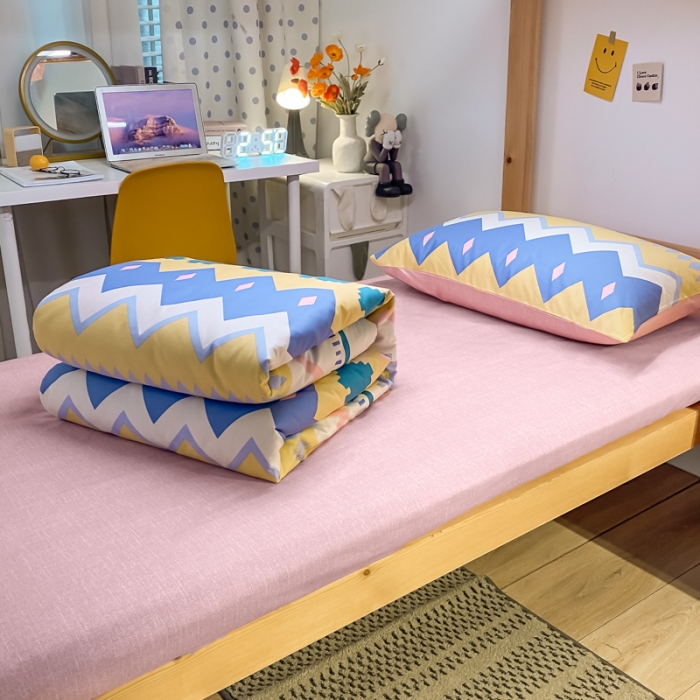 91家纺网 家纺一手货源 找家纺 金爱家2021新款纯棉时尚简约北欧学生床三件套 琉璃