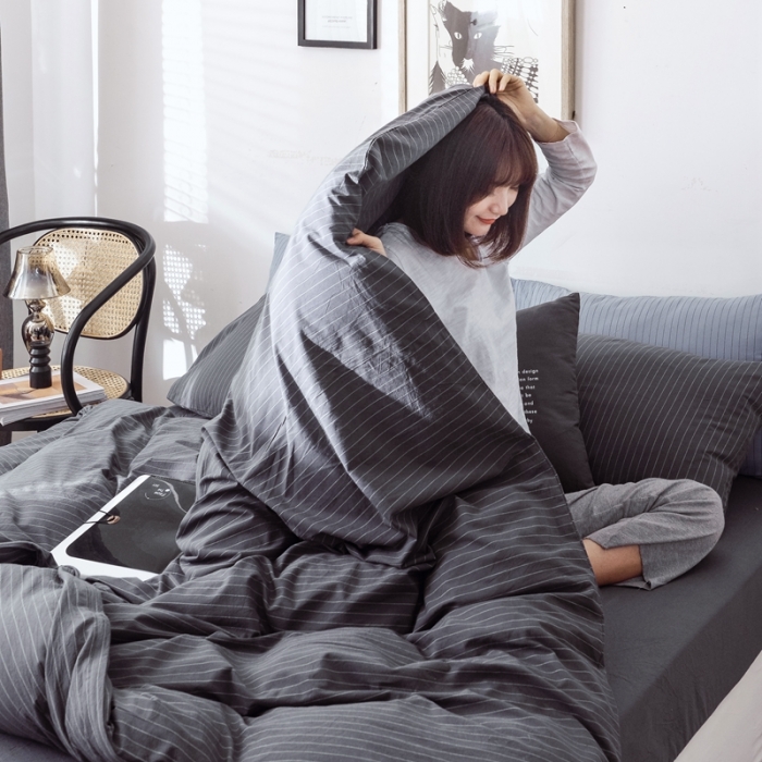 91家纺网 家纺一手货源 找家纺 安莱生活 2021新款全棉水洗棉条纹格子四件套 灰白细条