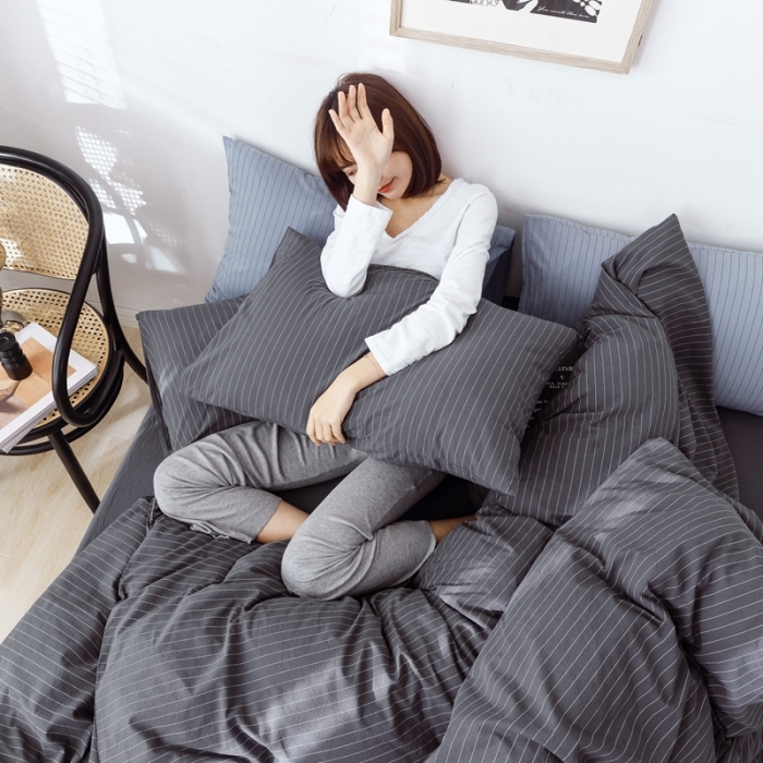 91家纺网 家纺一手货源 找家纺 安莱生活 2021新款全棉水洗棉条纹格子四件套 灰白细条