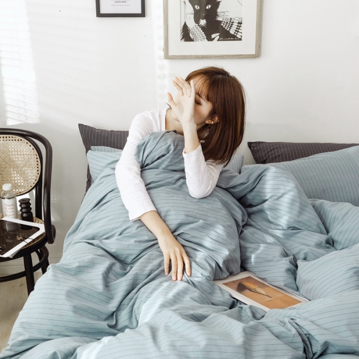 91家纺网 家纺一手货源 找家纺 安莱生活 2021新款全棉水洗棉条纹格子四件套 雾蓝中格