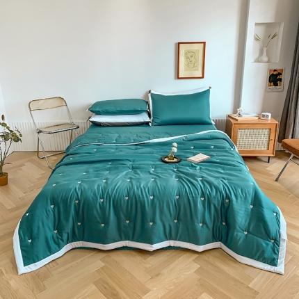 91家纺网 家纺一手货源 找家纺 麦朵 2021新款天丝绣花夏被四件套 祖母绿