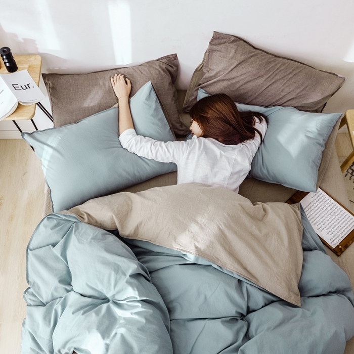 91家纺网 家纺一手货源 找家纺 安莱生活 2021新款全棉水洗棉双拼四件套 雾蓝＋卡其