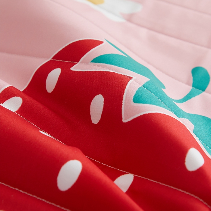 91家纺网 家纺一手货源 找家纺 2025新款大版数码印花亲肤磨毛床垫 成人版 草莓朵朵