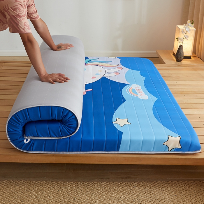 91家纺网 家纺一手货源 找家纺 2025新款大版数码印花亲肤磨毛床垫 成人版 独角兽