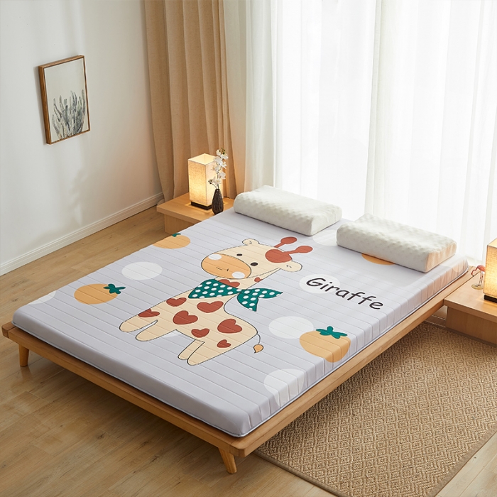 91家纺网 家纺一手货源 找家纺 2025新款大版数码印花亲肤磨毛床垫 成人版 开心小鹿