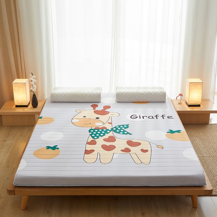 91家纺网 家纺一手货源 找家纺 2025新款大版数码印花亲肤磨毛床垫 成人版 开心小鹿