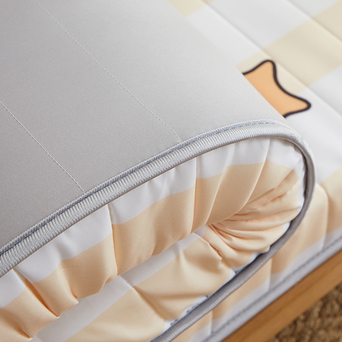 91家纺网 家纺一手货源 找家纺 2025新款大版数码印花亲肤磨毛床垫 成人版 萝卜小兔