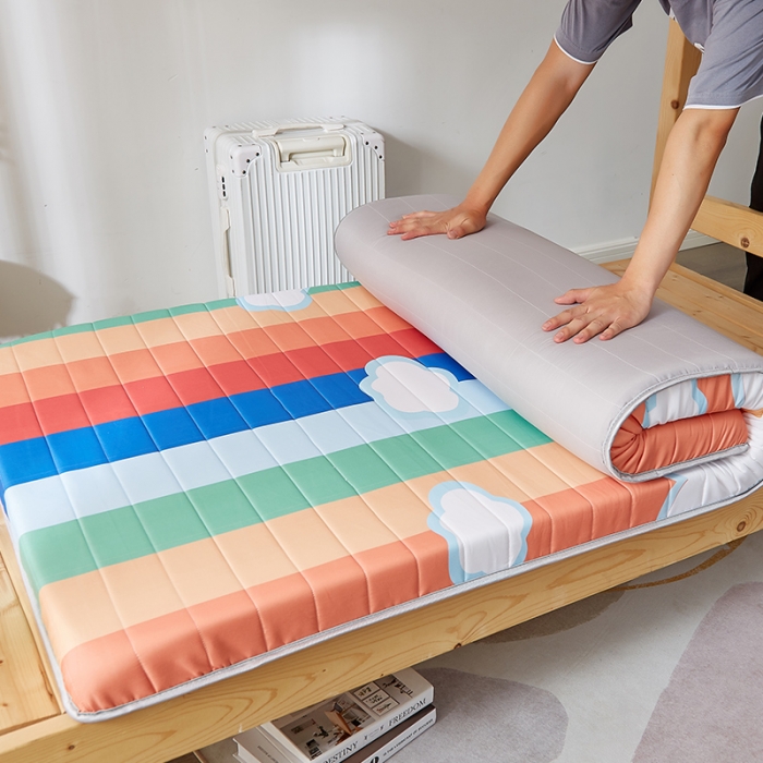 91家纺网 家纺一手货源 找家纺 2025新款大版数码印花亲肤磨毛床垫 学生版 彩虹笑脸