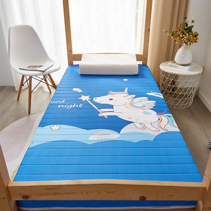 91家纺网 家纺一手货源 找家纺 2025新款大版数码印花亲肤磨毛床垫 学生版 独角兽