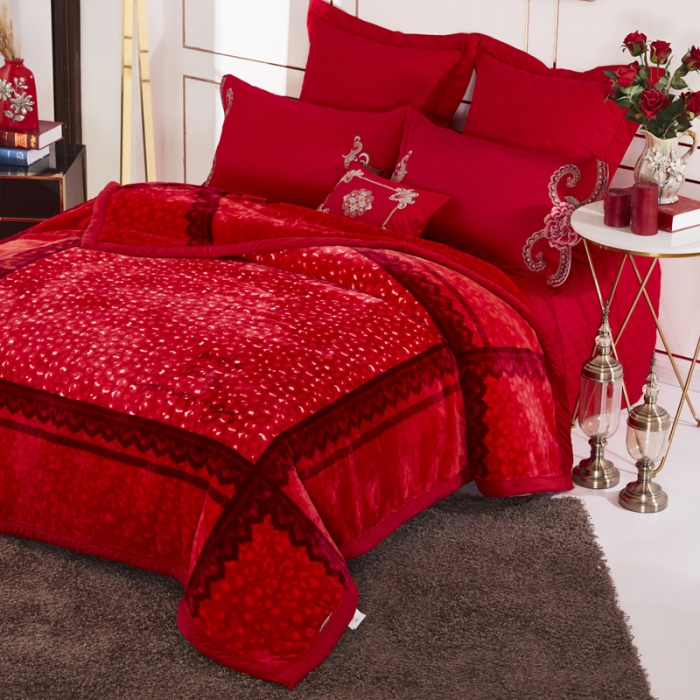 91家纺网 家纺一手货源 找家纺 凯轩毛毛毯毯子 2024新款婚庆云毛毯毯子 爱之花语