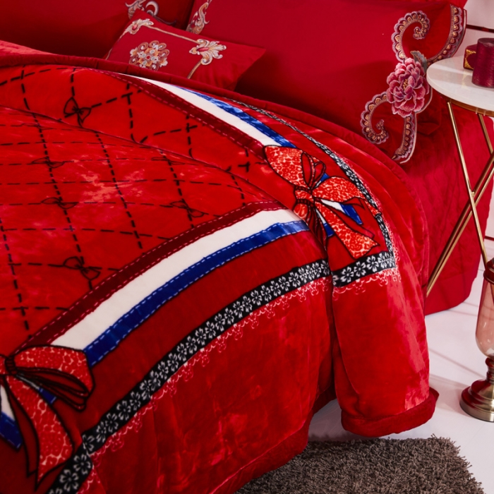 91家纺网 家纺一手货源 找家纺 凯轩毛毛毯毯子 2024新款婚庆云毛毯毯子 爱转角