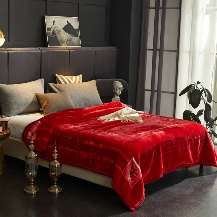 91家纺网 家纺一手货源 找家纺 凯轩毛毛毯毯子 2024新款婚庆云毛毯毯子 神马曲红