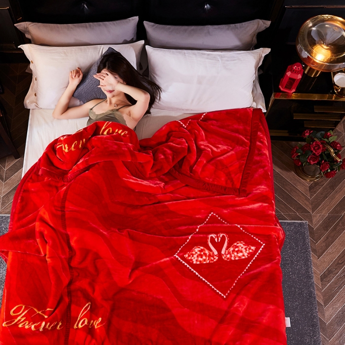 91家纺网 家纺一手货源 找家纺 凯轩毛毛毯毯子 2024新款婚庆云毛毯毯子 相思