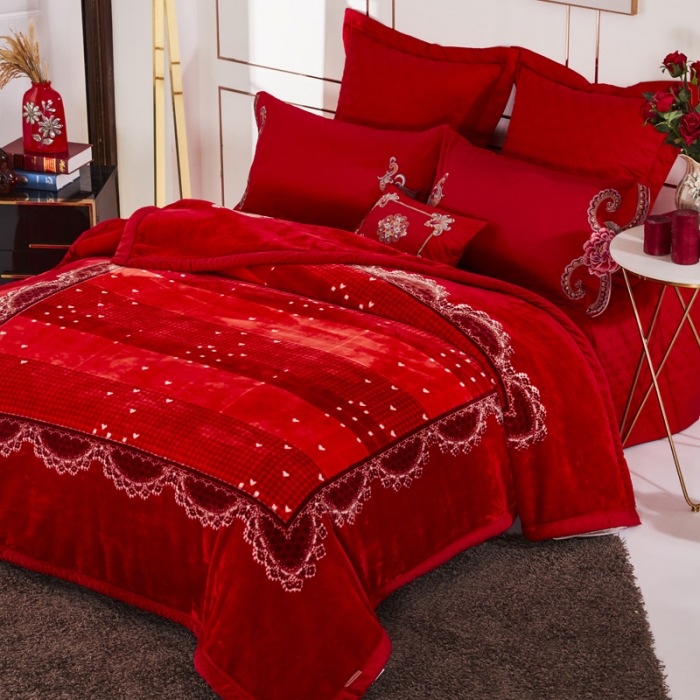 91家纺网 家纺一手货源 找家纺 凯轩毛毛毯毯子 2024新款婚庆云毛毯毯子 心相映