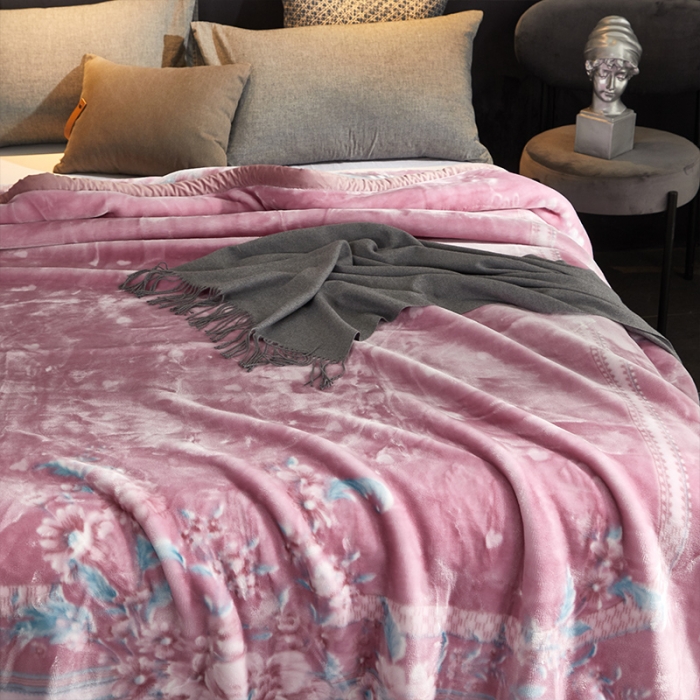 91家纺网 家纺一手货源 找家纺 凯轩毛毛毯毯子 2024新款婚庆云毛毯毯子 胭脂粉