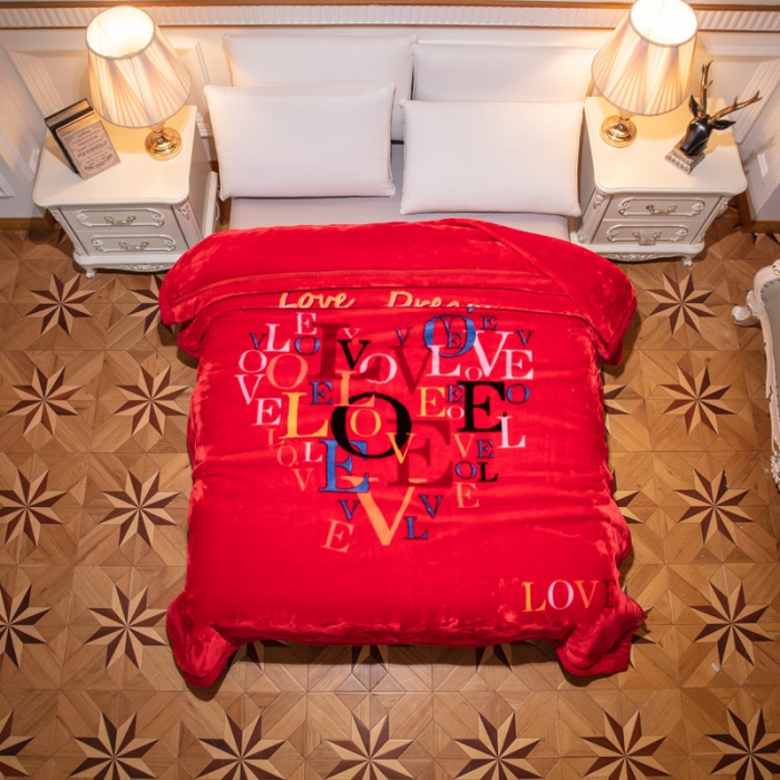 91家纺网 家纺一手货源 找家纺 凯轩毛毛毯毯子 2024新款婚庆云毛毯毯子 一见钟情