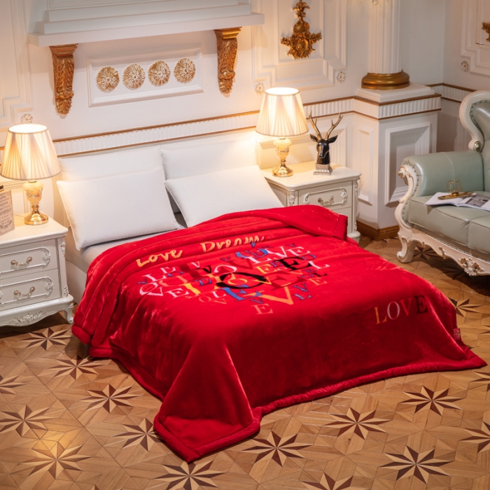 91家纺网 家纺一手货源 找家纺 凯轩毛毛毯毯子 2024新款婚庆云毛毯毯子 一见钟情